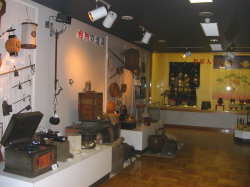 ���j����������